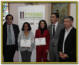 Luis Guijarro, presidente de Apia; Martha Goyeneche, directora de Ecoestrategia.com; Mar&iacute;a Garc&iacute;a de la Fuente, Periodista del diario P&uacute;blico; Borja Mart&iacute;n, director de Calidad y Medio Ambiente de Cespa; Juan Tom&aacute;s Frutos, decano del Colegio de Periodistas de Murcia.